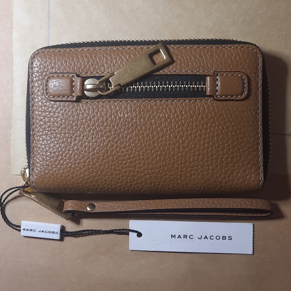 Marc Jacobs Contential Wallet
